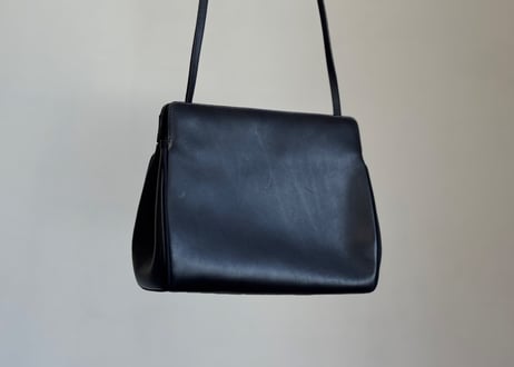 salvatore ferragamo leather shoulder bag