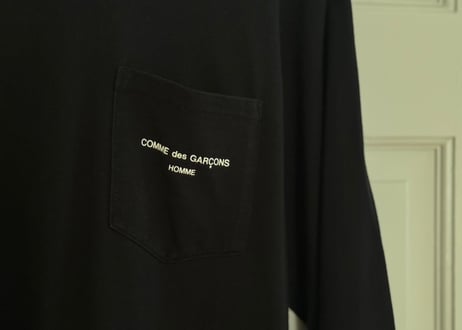 comme des garçons logo tops