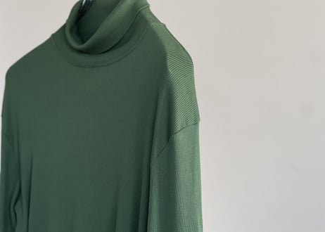 lemare turtle neck green