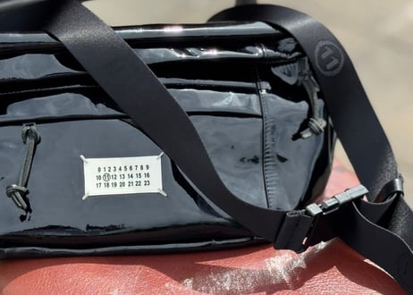 maison margiela "大容量" patent leather logo shoulder bag