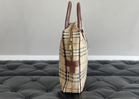 burberry bag dead stock
