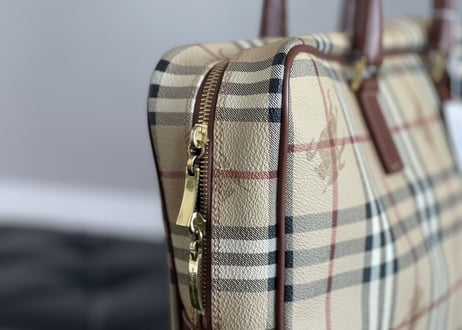 burberry bag dead stock