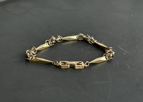 80-90s givenchy gold bracelet  "F"