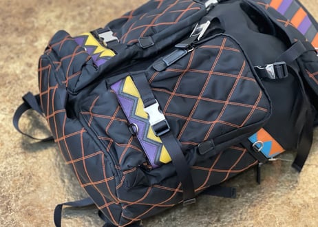 prada v136 backpack