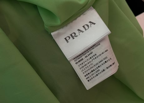 prada 2019ss "look47 48" runway model frill shirt
