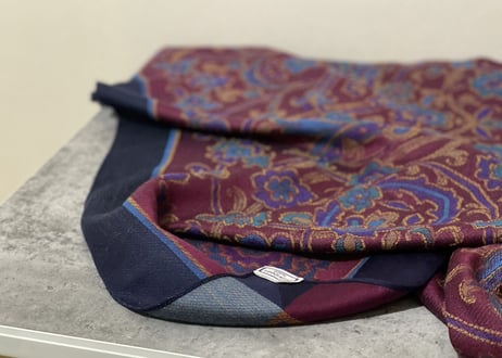 yves saint laurent "大判" stole dead stock