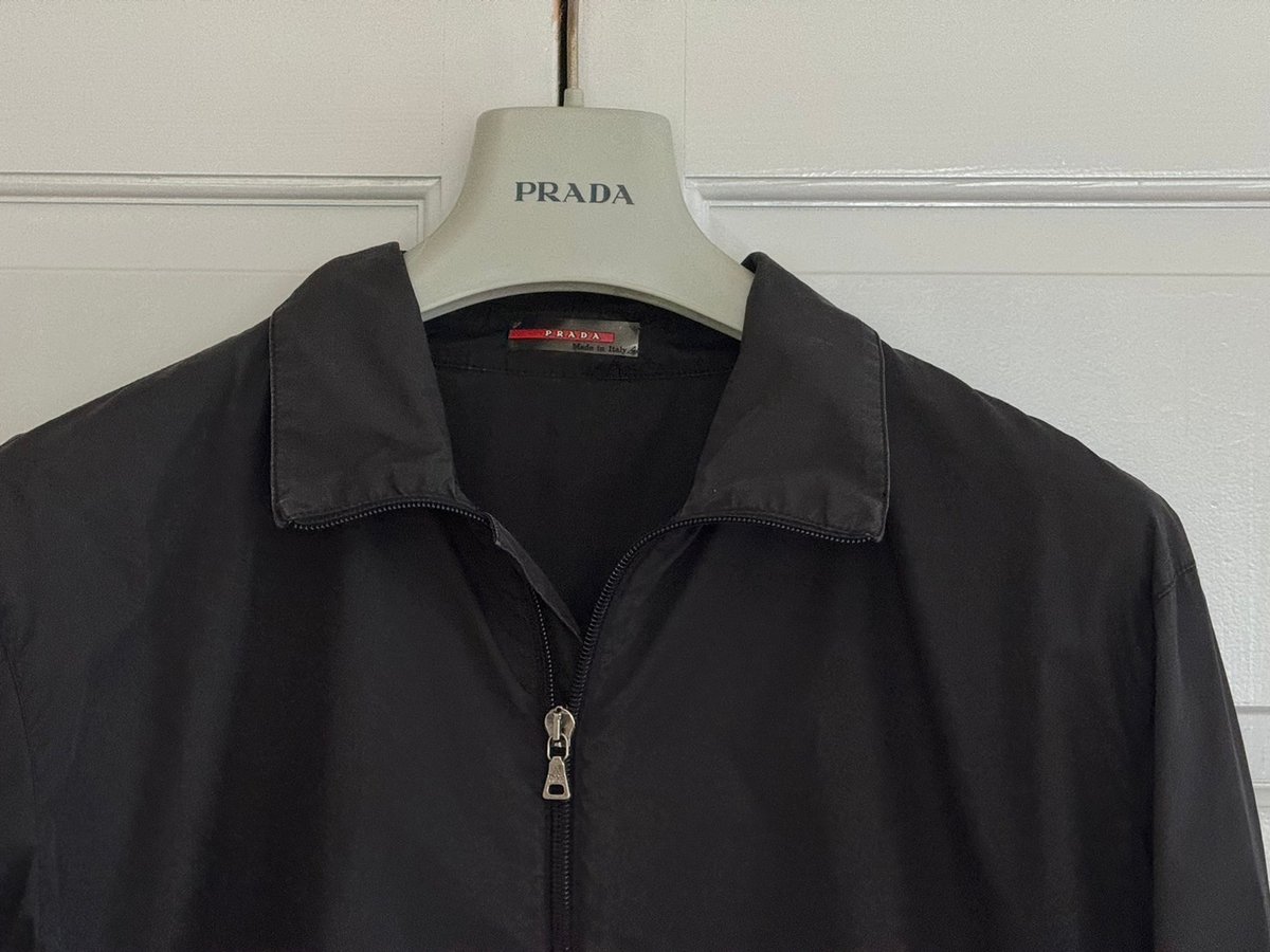 【週末特価】★PRADA★国内正規品★ジャケット★サイズ46★濃紺 PRADA/直営】オーバーサイズ ユニセックス ダウンジャケット