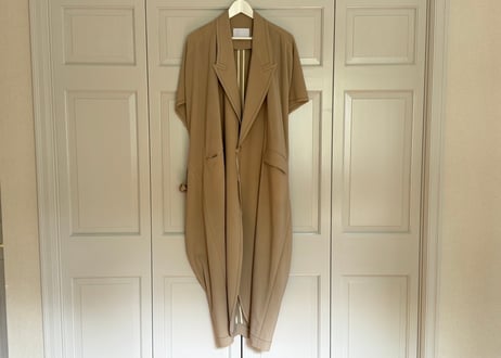 kanizsa sleeveless coat dead stock