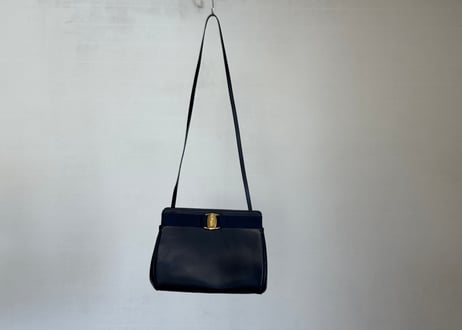 salvatore ferragamo leather shoulder bag