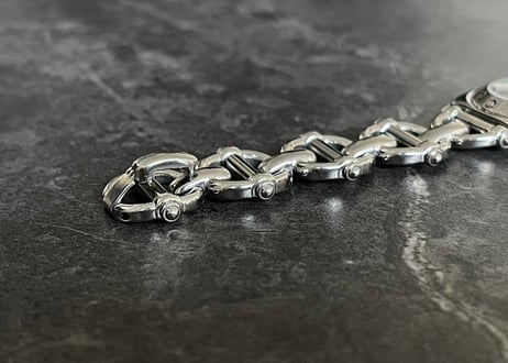 gucci silver bracelet dress watch