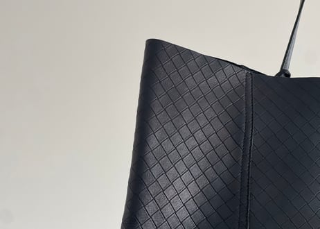 bottega veneta intretch miorage tote bag