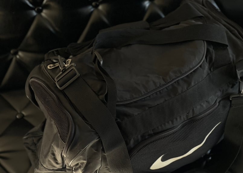 90s nike swoosh shoulder bag #2 | weekend tokyo 90s nike swoosh shoulder bag #2 | weekend tokyo