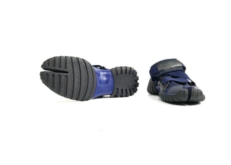 maison margiela "tabi" sneakers dead stock