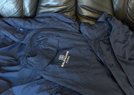 balenciaga logo set up suit