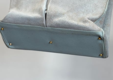 80-90s gucci leather bag iceblue