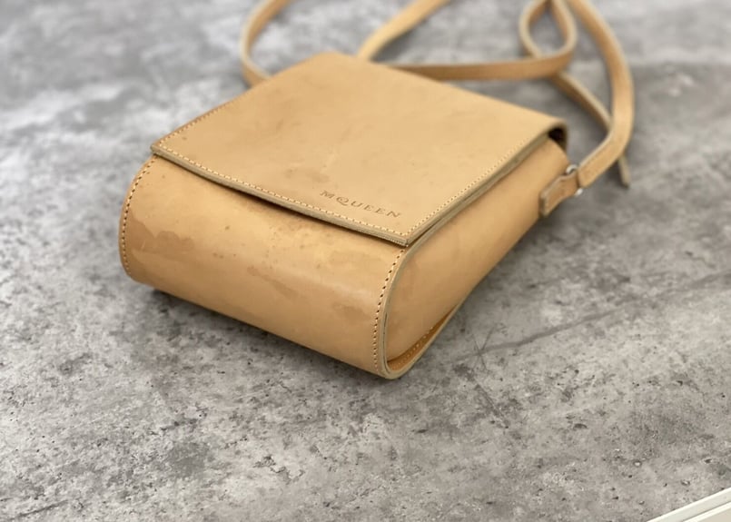 90s alexander mcqueen leather bag | weekend tokyo