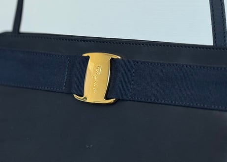 salvatore ferragamo leather shoulder bag