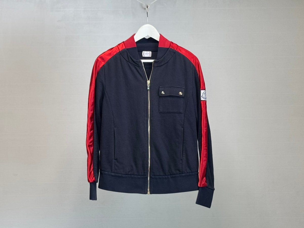 フォロー10%割❗️33万　モンクレール　gammebleu トリコロールバイ MONCLER GAMME BLEU モンクレール・ガム・ブルー トリコロール