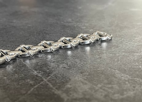 gucci silver bracelet dress watch