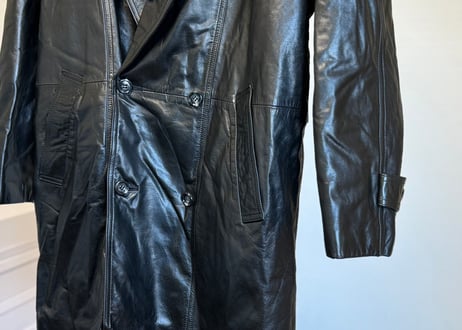 "weekend leather selection" E