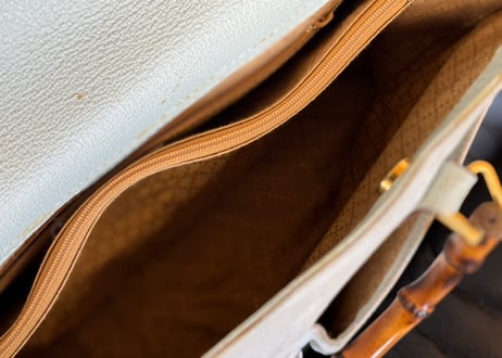 80-90s gucci leather bag iceblue