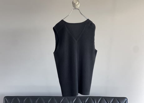homme plisse issey miyake sleeve-less dead stock