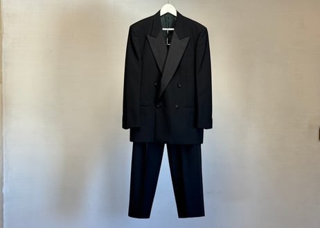 valentino smorking set up suit