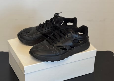 maison margiela reebok "tabi" shose