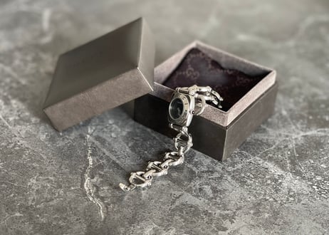 gucci silver bracelet dress watch