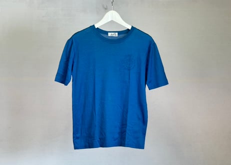 hermes emblem logo tops