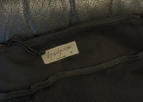 yohji yamamoto logo shoulder bag