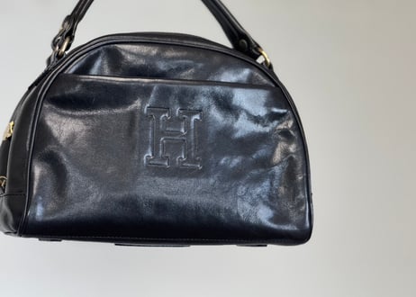 hirofu H logo leather bag