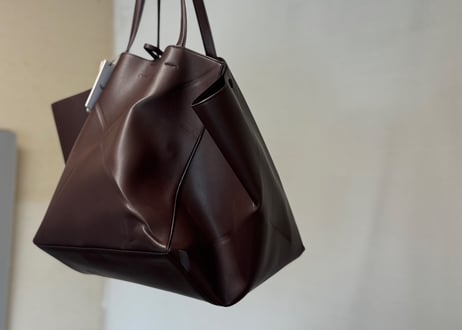 nanushka the origami tote large dead stock