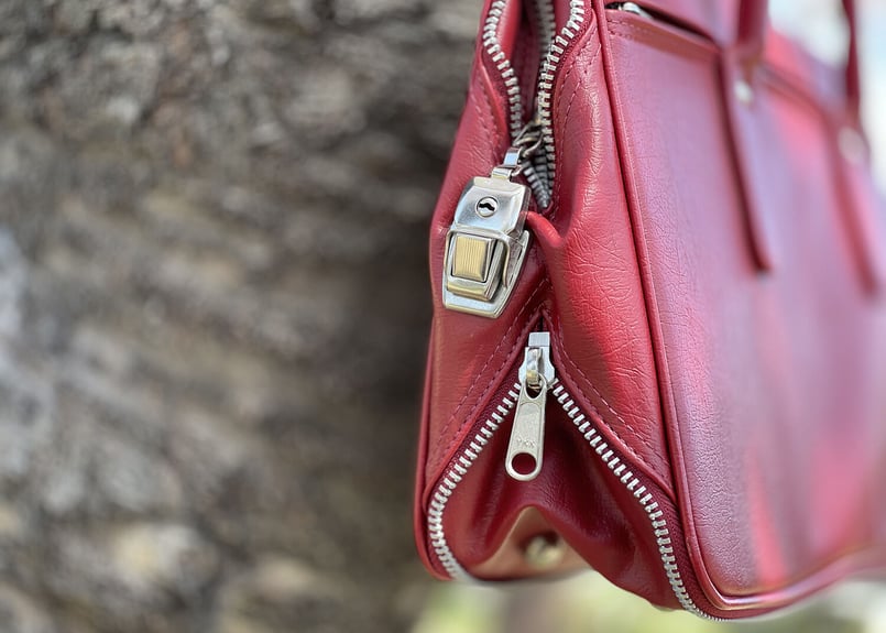 robe de chambre comme des garcons leather bag | robe de chambre comme des garcons leather bag |
