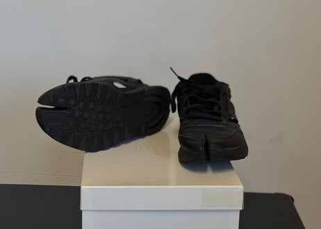 maison margiela reebok "tabi" shose