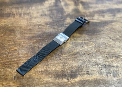 gucci dress watch B
