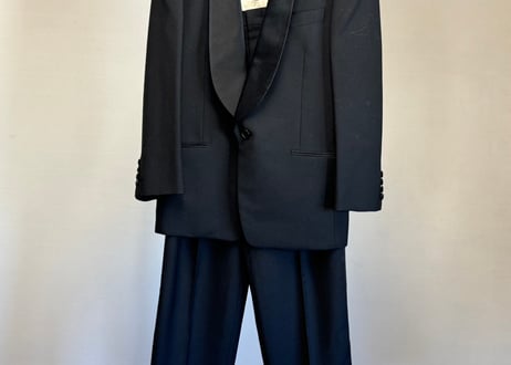 balenciaga tuxedo set up suit
