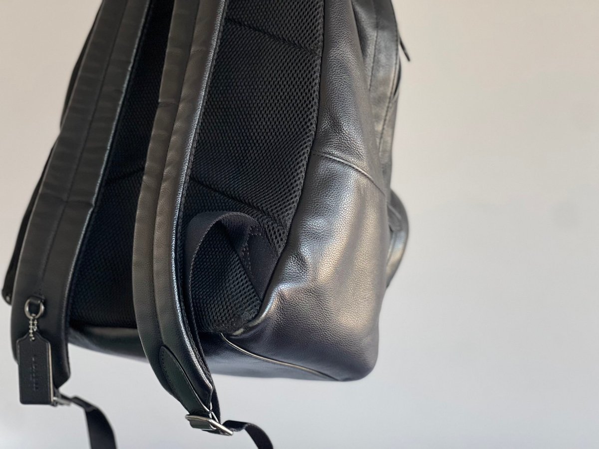 coach leather back pack | weekend tokyo