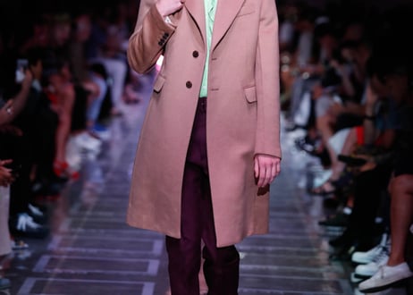 prada 2019ss "look47 48" runway model frill shirt