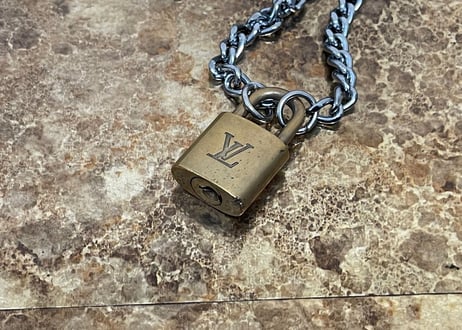 louis vuitton necklace