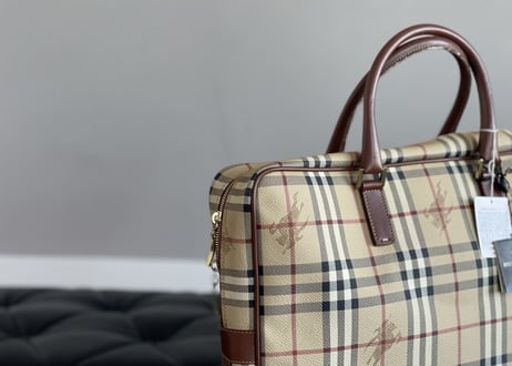 burberry bag dead stock