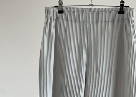 isseymiyake pleats pants