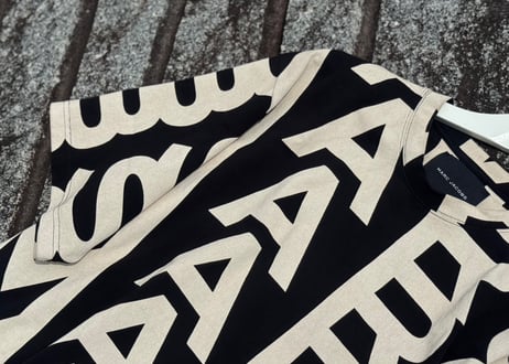 marc jacobs 1st line logo "総柄" over size tops