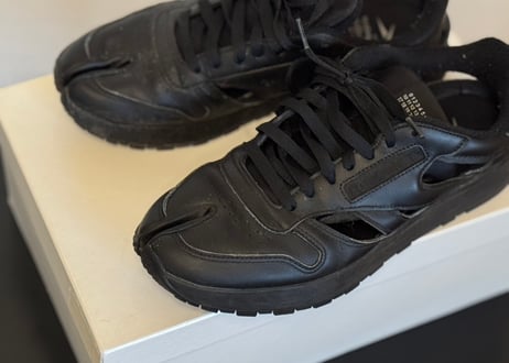 maison margiela reebok "tabi" shose