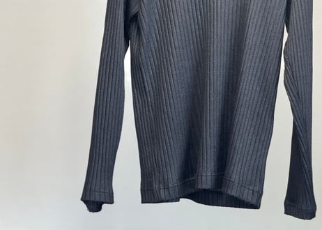 isseymiyake pleats tops