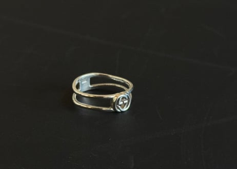 gucci logo silver ring