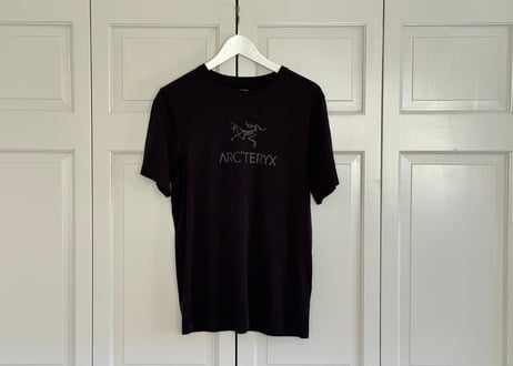 arcteryx logo tops