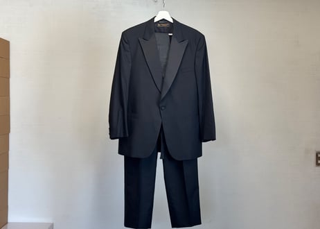 brooks brothers three piece set up suit