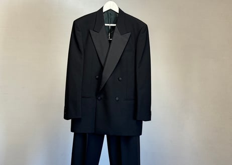 valentino smorking set up suit