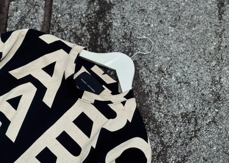 marc jacobs 1st line logo "総柄" over size tops